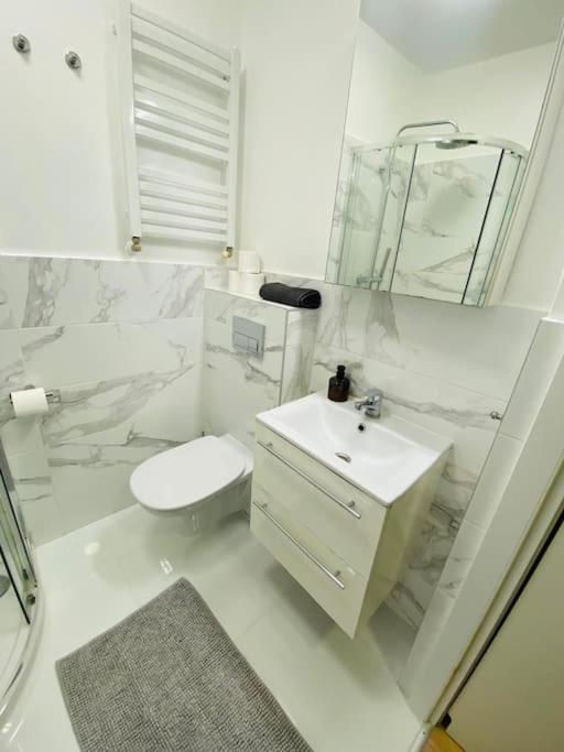 Bezagenta Mozart8 Studio Easy Access To City Wifi Appartement Warschau Buitenkant foto